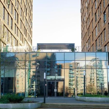 Modern Trafford 1Br Apartment-Free Parking-Cinema Room マンチェスター エクステリア 写真